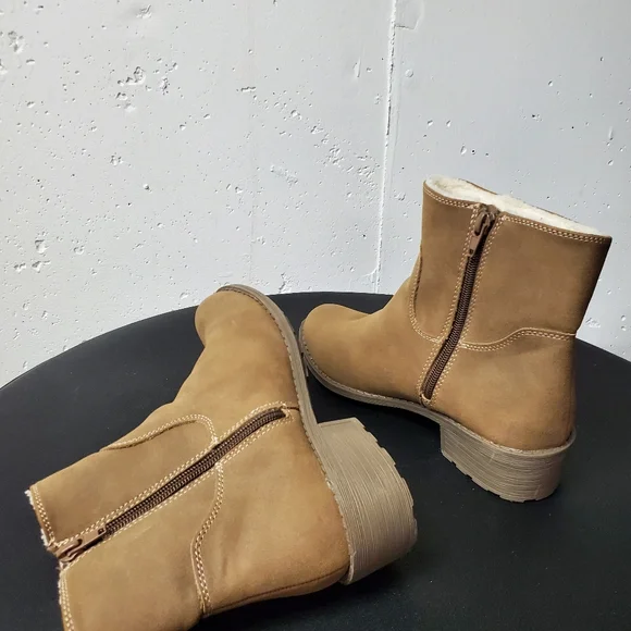 St. John's Bay Brown Ankle (Dobie) Booties Sz 8 NWOT - Picture 5 of 10